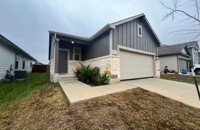 Beautiful 3 Bedroom Hill Country Home! Gallery 1