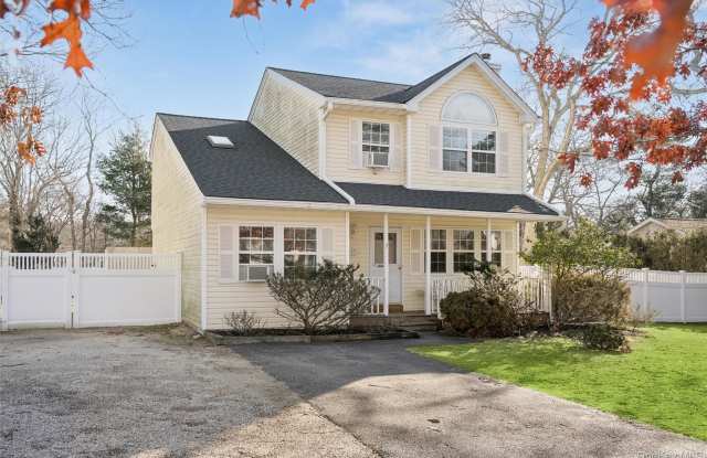 7 Huckleberry Lane photos photos