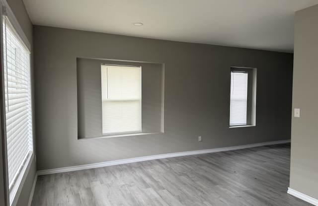709 E Jackson St photos photos