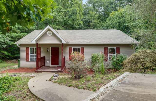 East Asheville 3-Bedroom Home in Haw Creek Heights Gallery 4
