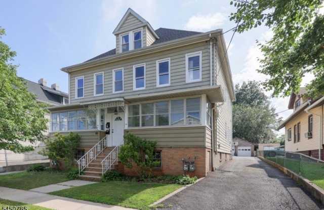 812 Bayway Ave photos photos