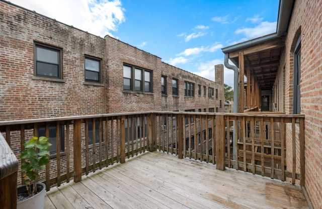 1131 E 61st St photos photos