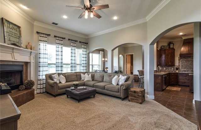 2397 Chenault Drive Gallery 4