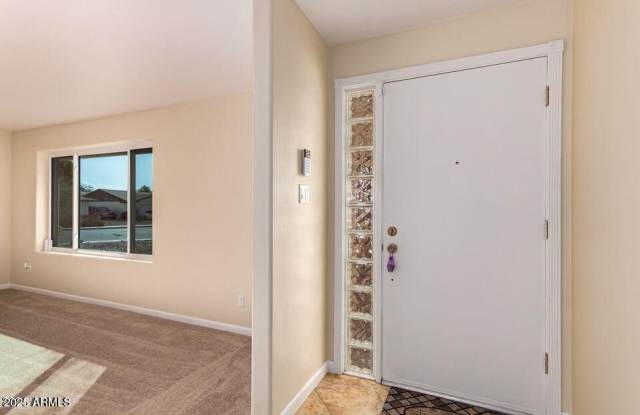 2705 W Summit Place Gallery 2