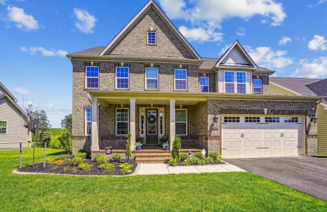 EXQUISITE 5BR, 4.5BA HOME, IN THE OAK CREEK GOLF COURSE COMMUNITY AWAITS YOU! photos photos