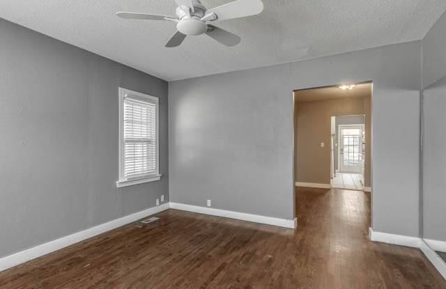 2531 W Park Pl Gallery 4