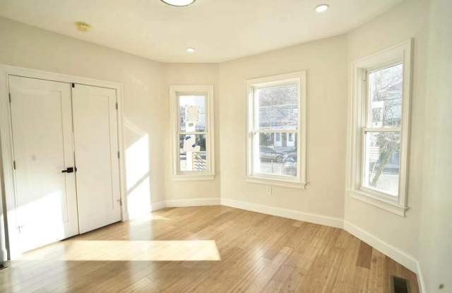 75 Wareham Gallery 3