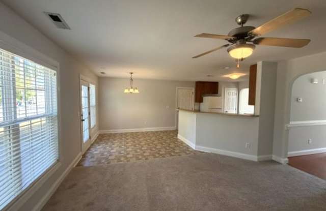 Beautiful 4BD home w/ 2 car garage great neighborhood in Holly Springs! Gallery 4