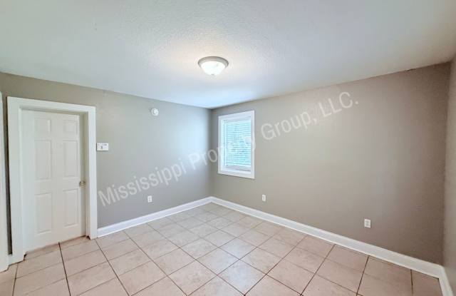 2BR/1BA Gallery 4