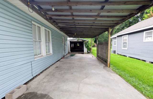 1030 Dallas St, Port Neches, TX 77651 Gallery 3