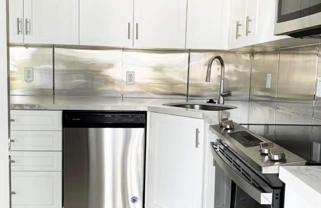 231 Marine Court Gallery 1
