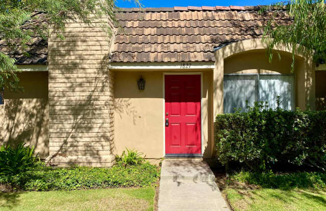 Charming single-level 3b/2b townhouse in the heart of Thousand Oaks! photos photos