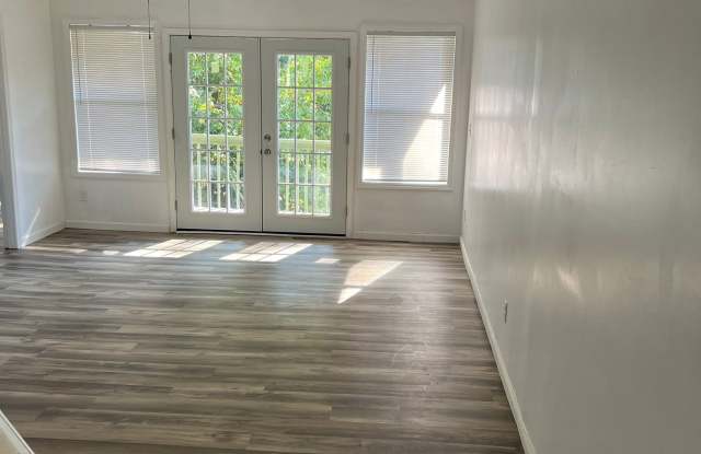 6724 Willowbrook Dr #7 Gallery 2