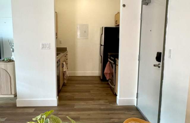 490 West Ash Street Gallery 4
