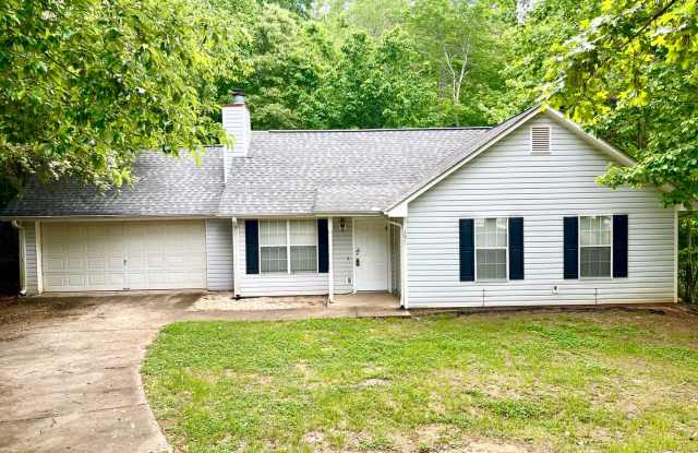 Step into the embrace of comfort and style with this charming 3-bedroom, 2-bathroom haven, situated in the coveted locale of Flowery Branch, GA. photos photos