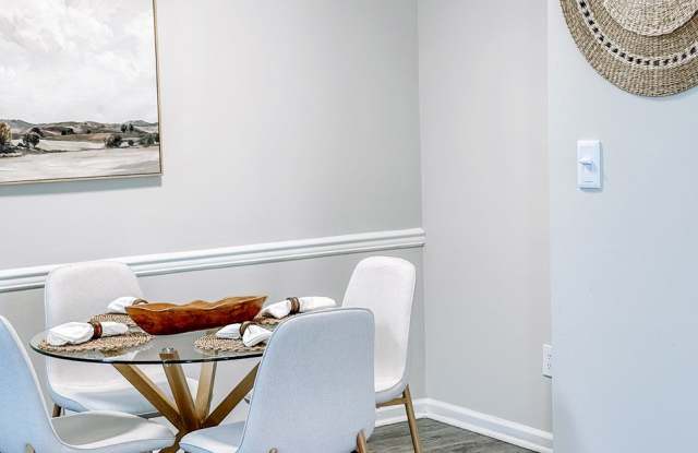 Hampton Center Gallery 3