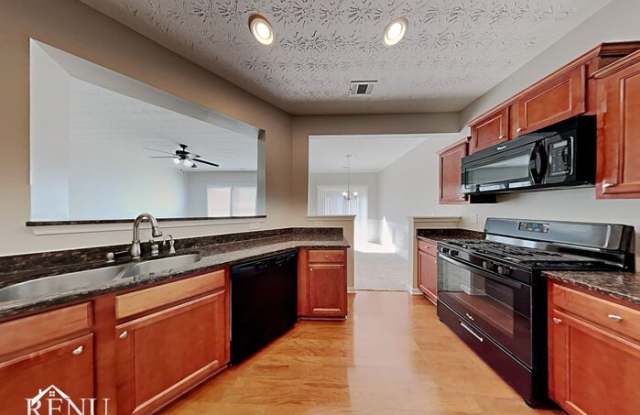808 Forsythia Way Gallery 3