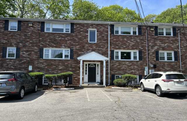 41 Davis Avenue - 1Unit 4 photos photos