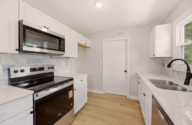 Charming 3-Bedroom Home in Derby Gallery 3