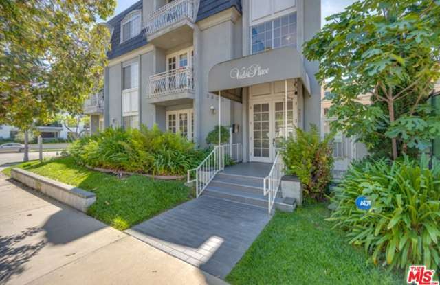 9800 Vidor Dr unit: 203 - 9800 Vidor Drive, Los Angeles, CA 90035