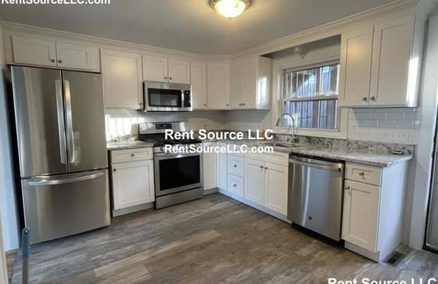 98 Moreland St. photos photos