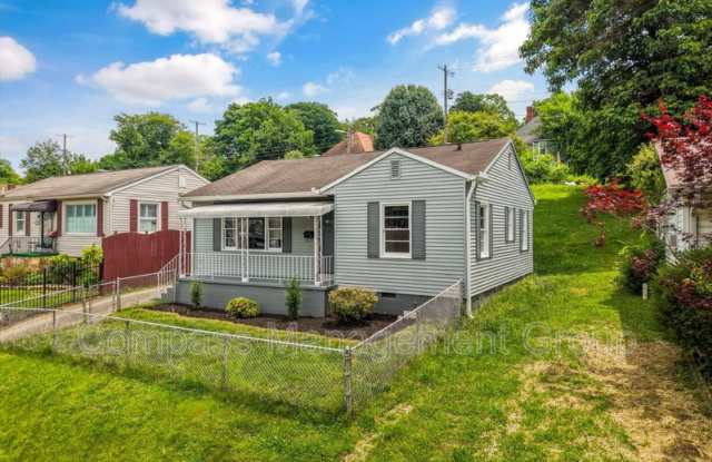130 Oglewood Avenue Gallery 3