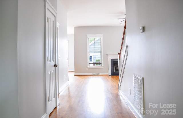3010 Colonel Springs Way Gallery 4