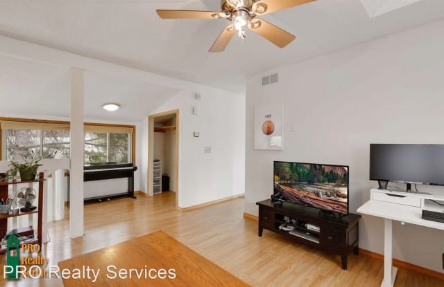 1918 Walnut St - 1918 Walnut Street, Lauderdale, MN 55113
