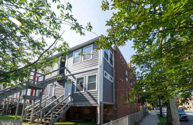 Move In Ready 2 BD 1 BA close to Metro, Shopping,  More! photos photos