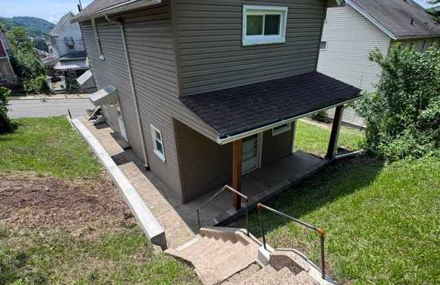 Fully Updated 3-Bed 1-Bath House w/ Covered Porch in Christy Park!!! Gallery 3