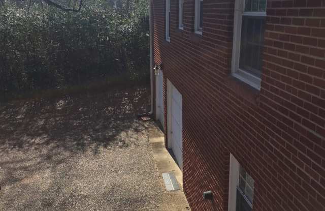 GREAT LOCATION!! Nicely updated home!! Gallery 4