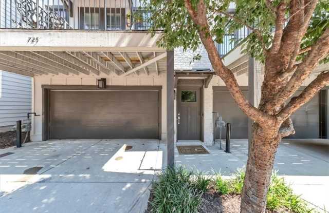 725 Taylor Court NE Gallery 2