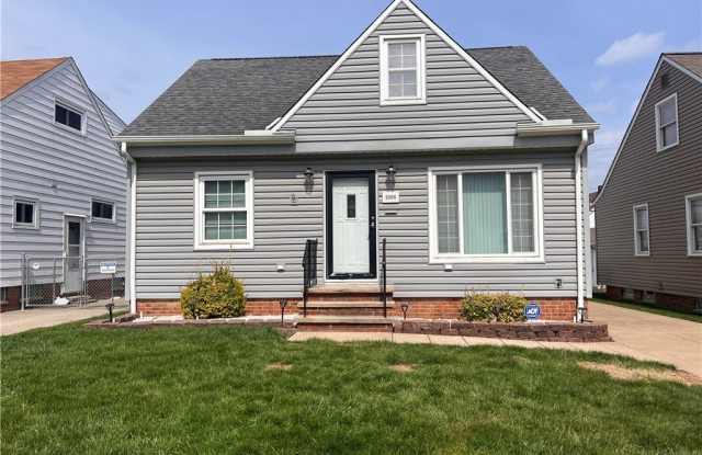 3006 Torrington Avenue photos photos