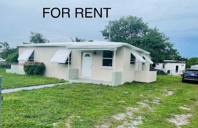 12330 NW 17th Ct Gallery 2