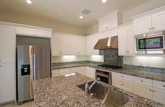 15 Umbria - 15 Umbria, Lake Forest, CA 92630