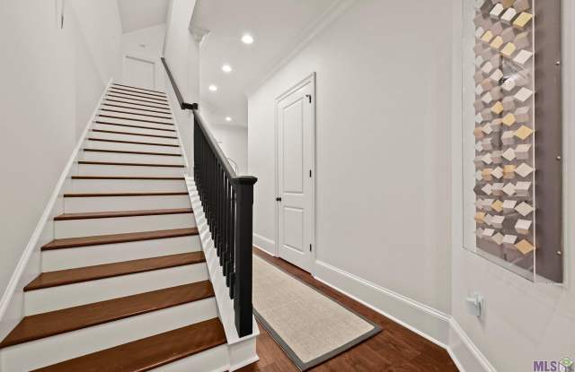 9303 SCULPTOR CT Gallery 2