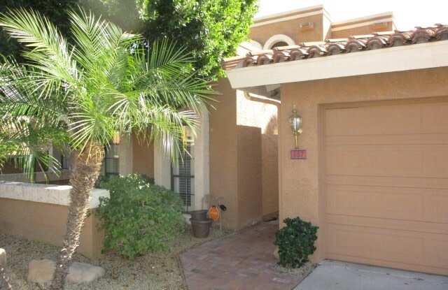 957 East Lois Lane Gallery 2