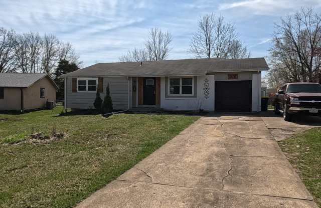 310 Roanoke Dr photos photos