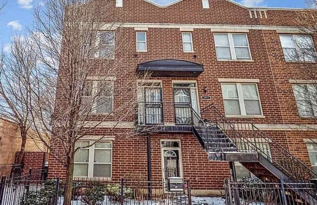 3211 W Lexington St Unit 3B Gallery 1