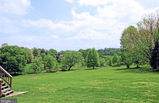925 RIVA RIDGE DRIVE Gallery 2
