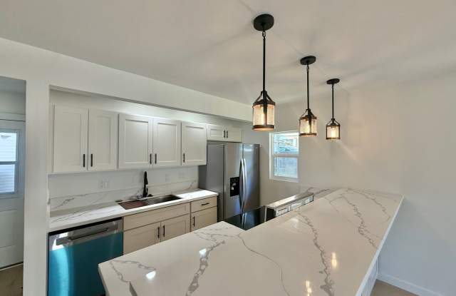 Fully Renovated 4 Bedroom / 2 Bathroom Home For Rent in Kahului! Gallery 3