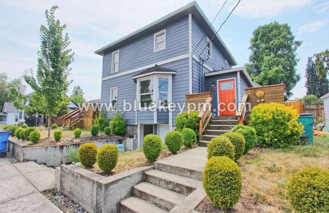 2 Bed, 1 Bath Unit in Triplex on Grant Street in Vancouver Gallery 1