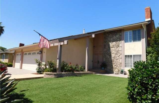 1963 White Star Drive Gallery 2