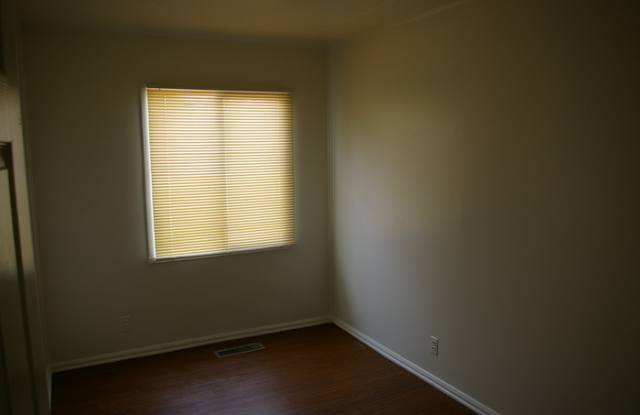 2849 Eagledale Drive Gallery 4