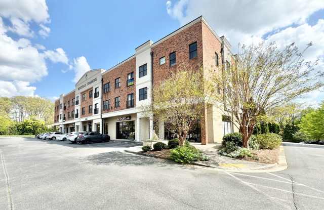 Furnished 1 Bedroom W/ Office in Winstead Commons! Convenient to Lawndale Dr, Battleground Ave, and More! photos photos