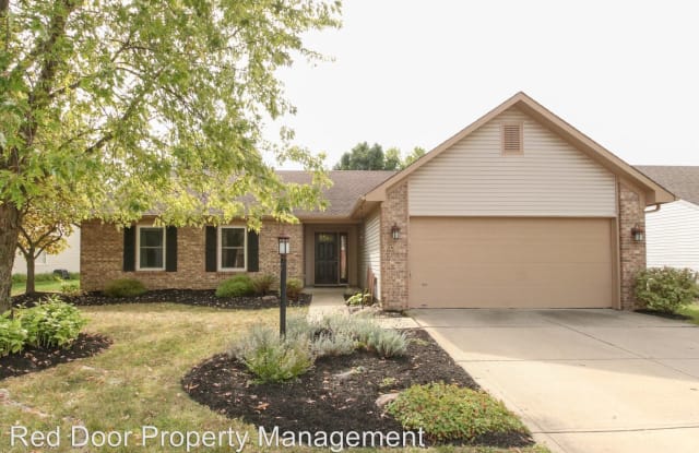 501 E Pine Ridge Drive - 501 Pine Ridge Drive, Westfield, IN 46074