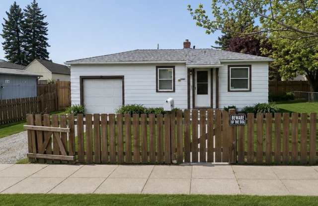 ***Coming Soon April 30, 2026***Rare Gonzaga-area 1-bed with yard, garage, and bonus space. photos photos