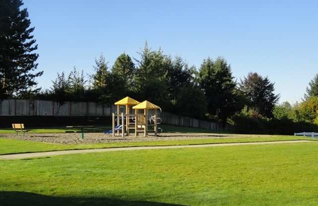 Beautiful!!! 3 Bedroom, 1 3/4 Bath Condo in Puyallup!!! Gallery 4