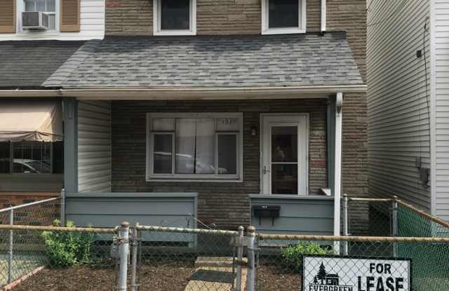 Refreshed 2 Bed 1 Bath Home for Rent in McKees Rocks Gallery 1
