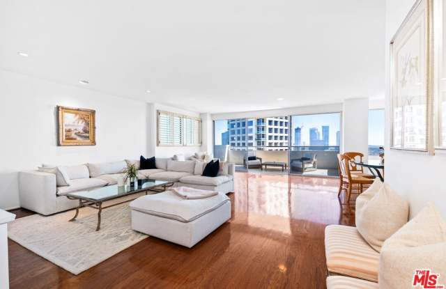 875 Comstock Ave photos photos